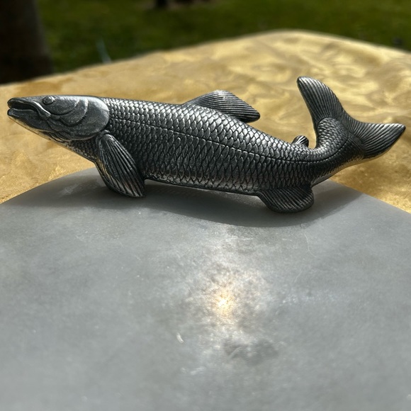 Carrara marble and pewter silver fish design handles serving tray - Picture 7 of 10